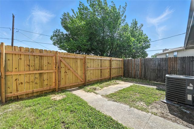 5717 Red Cactus Court, Arlington, TX 76017