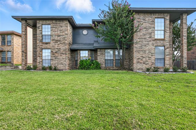 5717 Red Cactus Court, Arlington, TX 76017