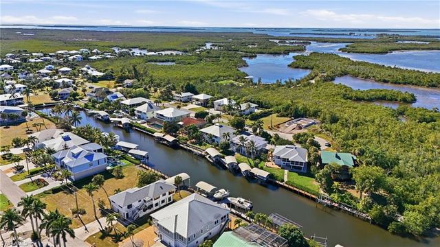 16368 Estuary CT, Bokeelia, FL 33922