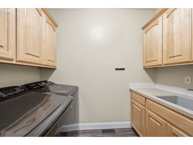 2298 37TH St, Springfield, OR 97477