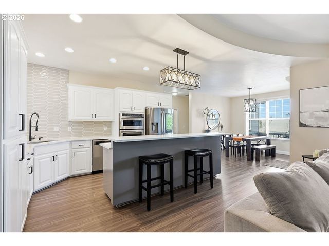 2298 37TH St, Springfield, OR 97477
