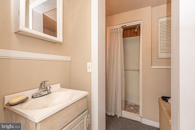 8318 LANGMAID RD, Newark, MD 21841