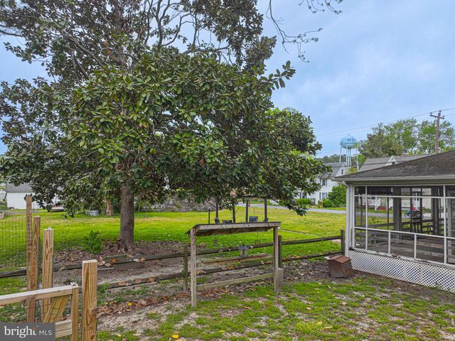 8318 LANGMAID RD, Newark, MD 21841