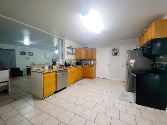 438 N Kingston Sq Square, Lake Charles, LA 70611