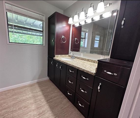 438 N Kingston Sq Square, Lake Charles, LA 70611