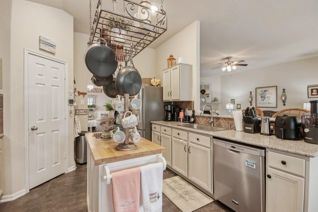 9906 Knob Hollow Way, Conroe, TX 77385