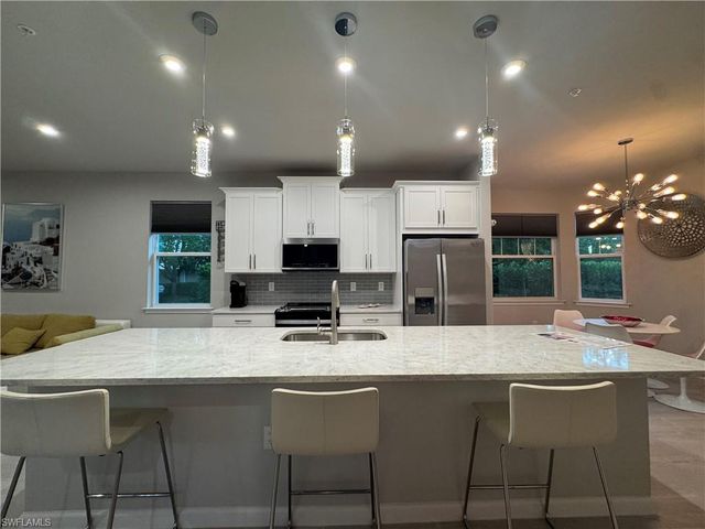 4546 Arboretum CIR 104, Naples, FL 34112
