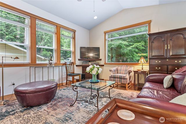 192 Harbor View Drive, Bellingham, WA 98229