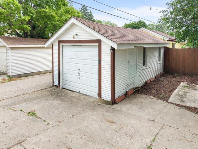 4126 Sheridan Avenue N, Minneapolis, MN 55412