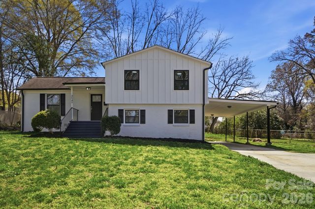 3545 Sargeant Drive, Charlotte, NC 28217