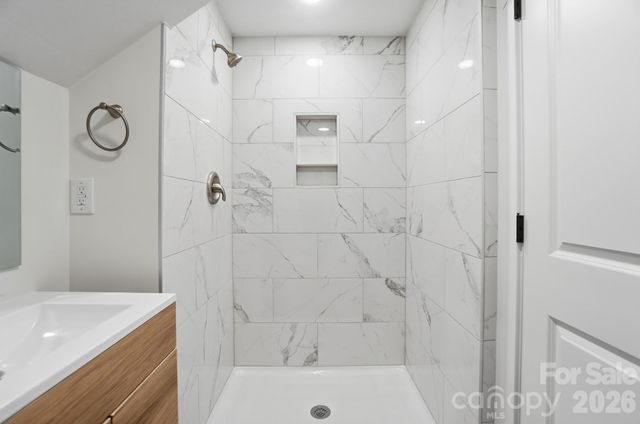 3545 Sargeant Drive, Charlotte, NC 28217