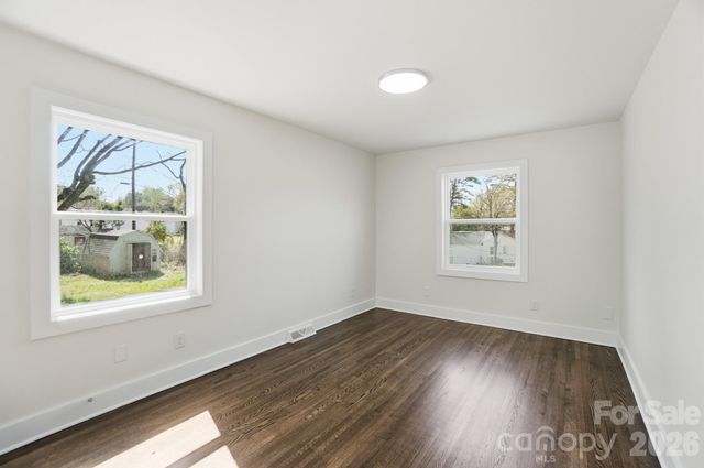 3545 Sargeant Drive, Charlotte, NC 28217