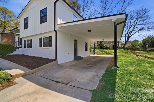 3545 Sargeant Drive, Charlotte, NC 28217