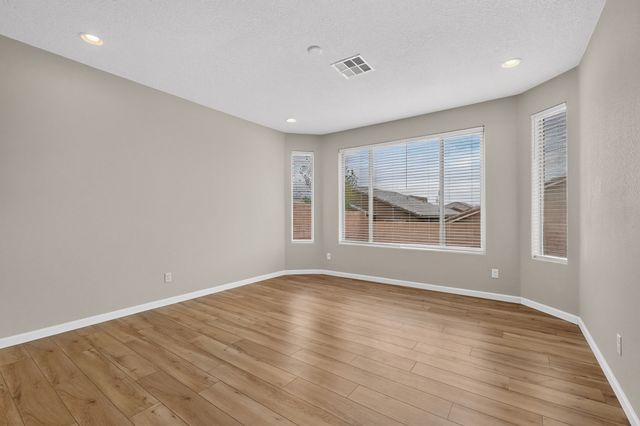 34 Wirecrest, Santa Fe, NM 87508