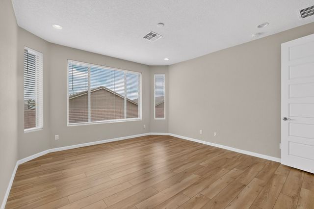 34 Wirecrest, Santa Fe, NM 87508