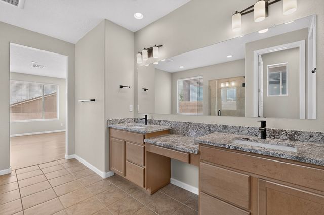 34 Wirecrest, Santa Fe, NM 87508