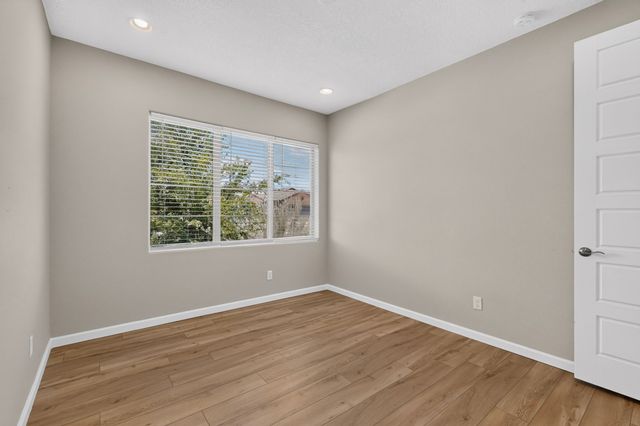 34 Wirecrest, Santa Fe, NM 87508