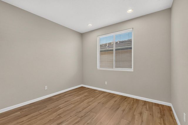 34 Wirecrest, Santa Fe, NM 87508