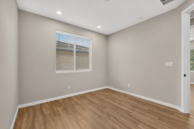 34 Wirecrest, Santa Fe, NM 87508