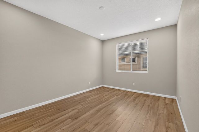 34 Wirecrest, Santa Fe, NM 87508