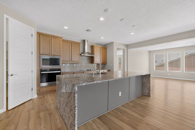 34 Wirecrest, Santa Fe, NM 87508