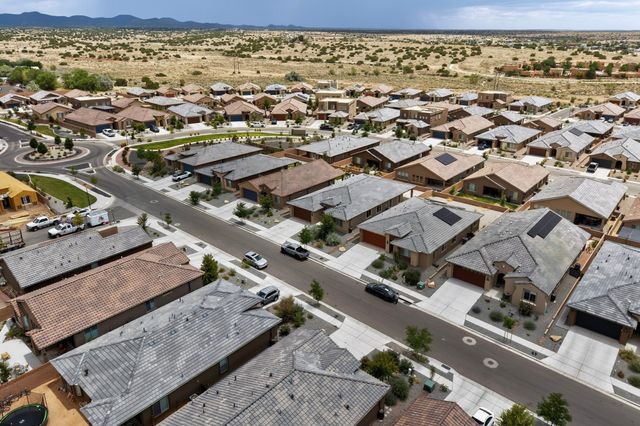 34 Wirecrest, Santa Fe, NM 87508