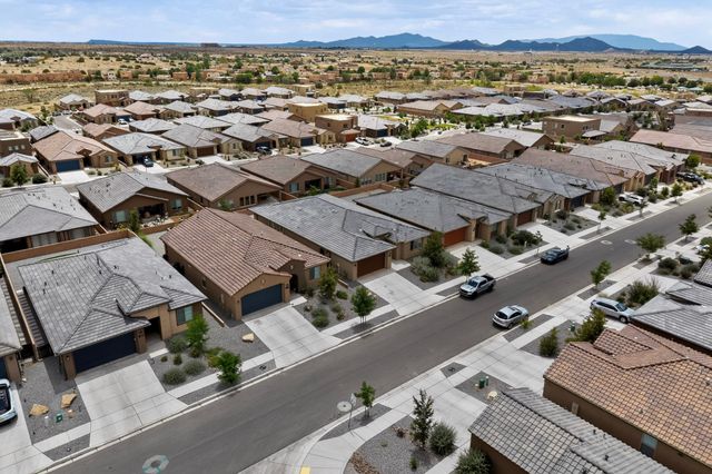 34 Wirecrest, Santa Fe, NM 87508