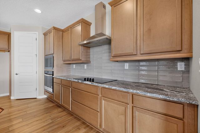 34 Wirecrest, Santa Fe, NM 87508