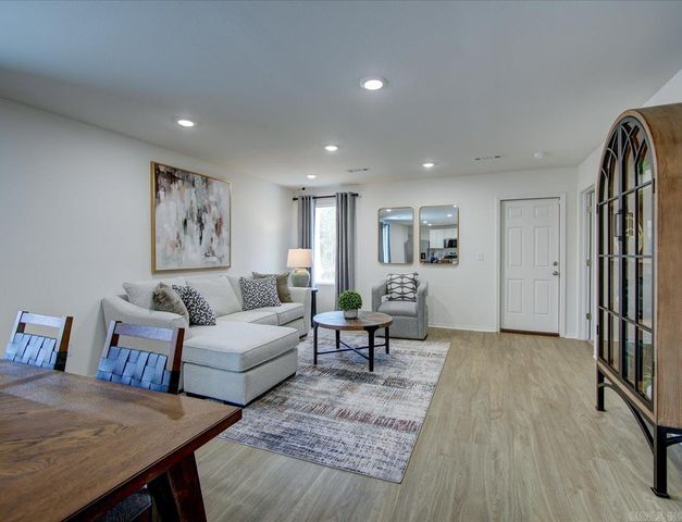 215 Bighorn Trail, Maumelle, AR 72113