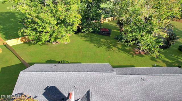 351 Country Club Rd, Lafollette, TN 37766