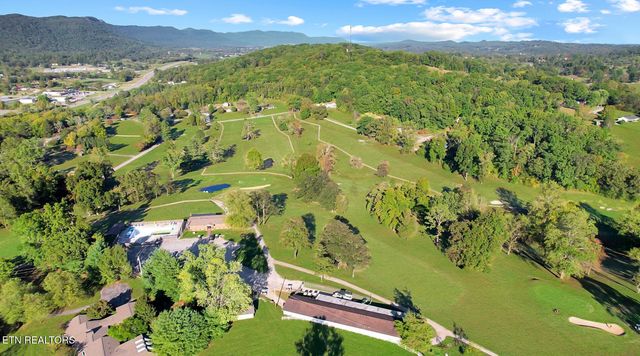 351 Country Club Rd, Lafollette, TN 37766