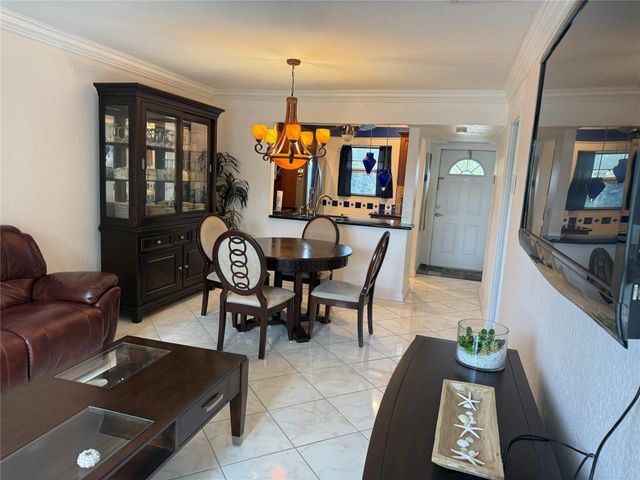 3531 NW 50th Ave 512, Lauderdale Lakes, FL 33319