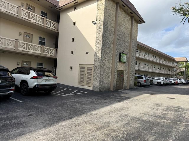 3531 NW 50th Ave 512, Lauderdale Lakes, FL 33319