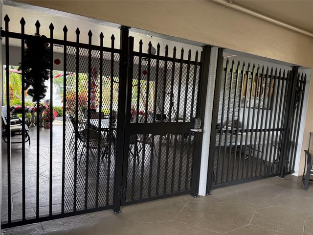 3531 NW 50th Ave 512, Lauderdale Lakes, FL 33319