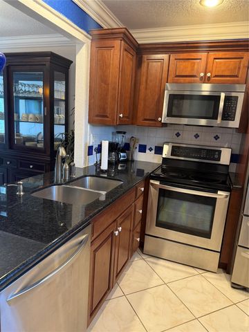 3531 NW 50th Ave 512, Lauderdale Lakes, FL 33319