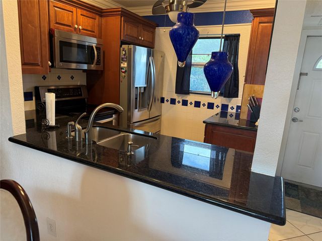 3531 NW 50th Ave 512, Lauderdale Lakes, FL 33319