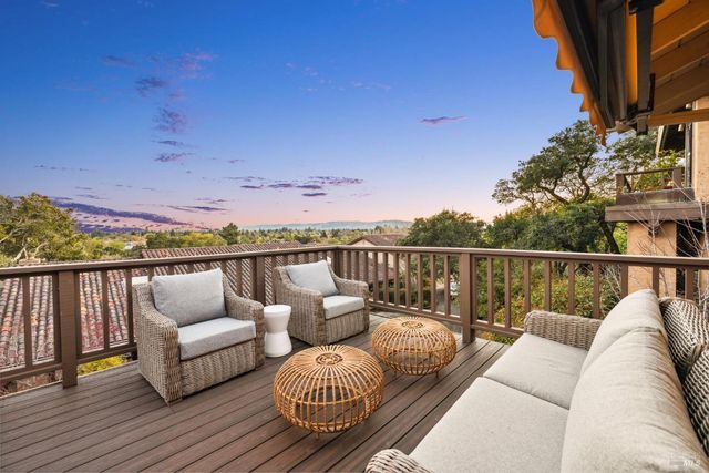 51 2nd St E, Sonoma, CA 95476