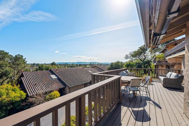 51 2nd St E, Sonoma, CA 95476