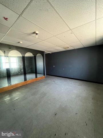 3038 W 2ND ST, Chester, PA 19013