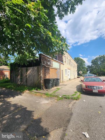 3038 W 2ND ST, Chester, PA 19013