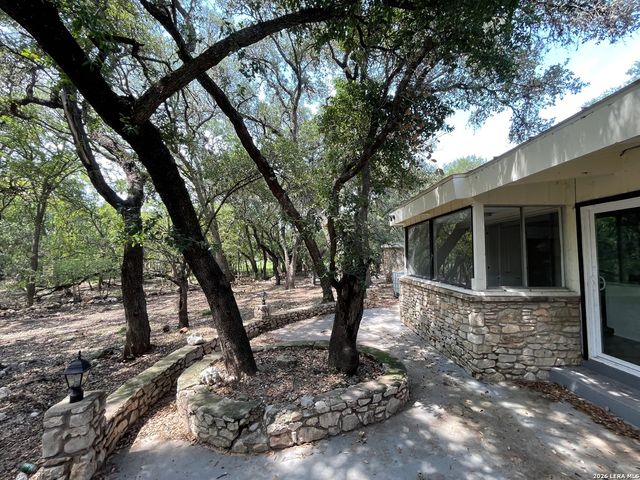 6135 HOLLYHOCK RD, San Antonio, TX 78240