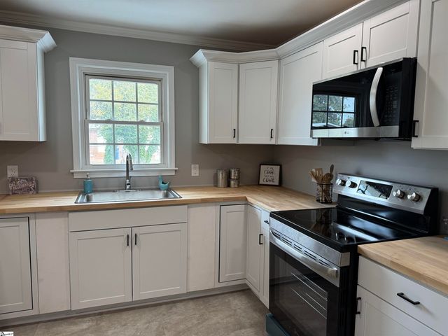 23 Gardenia Drive, Greenville, SC 29617