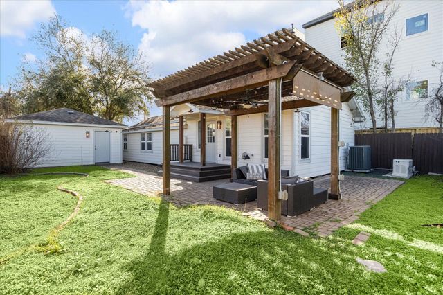 820 Kern Street, Houston, TX 77009