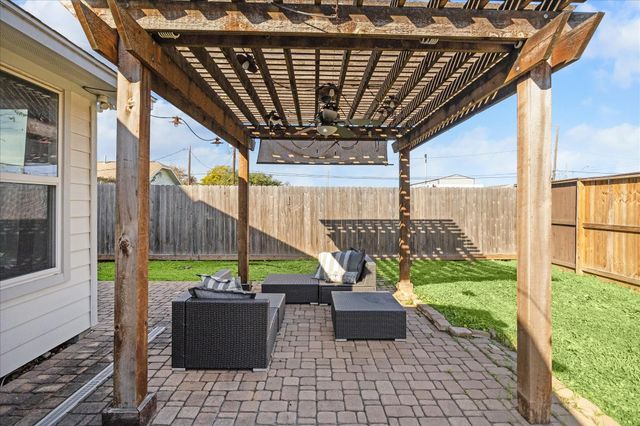 820 Kern Street, Houston, TX 77009