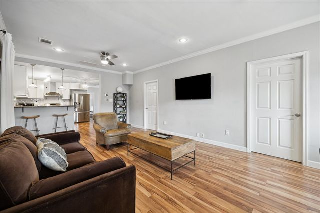 820 Kern Street, Houston, TX 77009