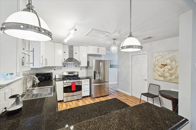 820 Kern Street, Houston, TX 77009