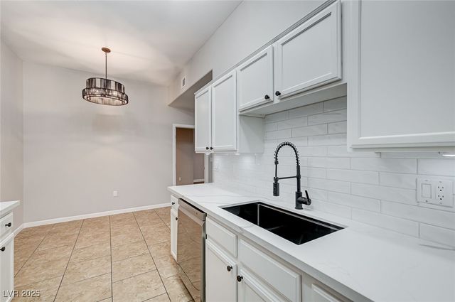 3500 Cactus Shadow Street 104, Las Vegas, NV 89129