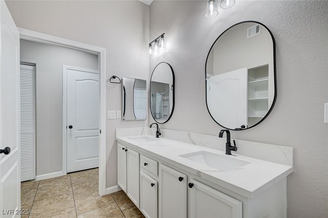 3500 Cactus Shadow Street 104, Las Vegas, NV 89129