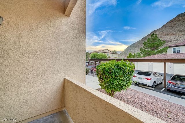 3500 Cactus Shadow Street 104, Las Vegas, NV 89129