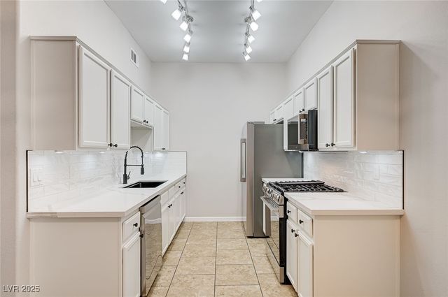 3500 Cactus Shadow Street 104, Las Vegas, NV 89129